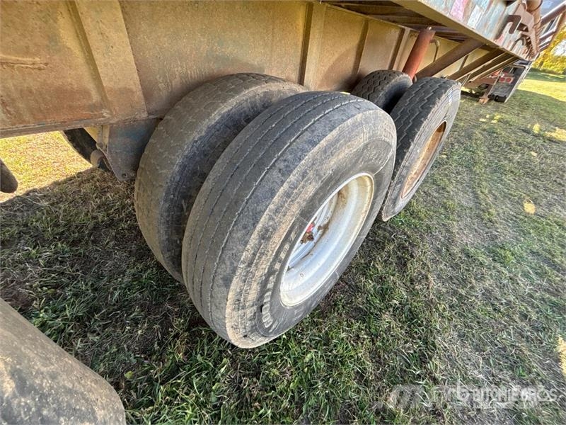 Fruehauf 50 ft T/A Bale Hauling Trailer Muut heinä- ja tuorerehukoneet