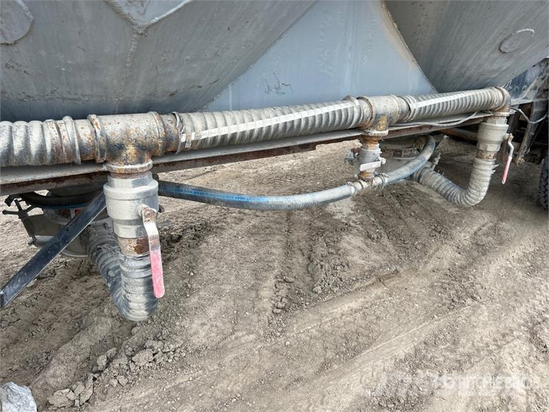 Fruehauf HAB-F2W-J1200 T/A Pneumatic Bulk Trailer Інші причепи