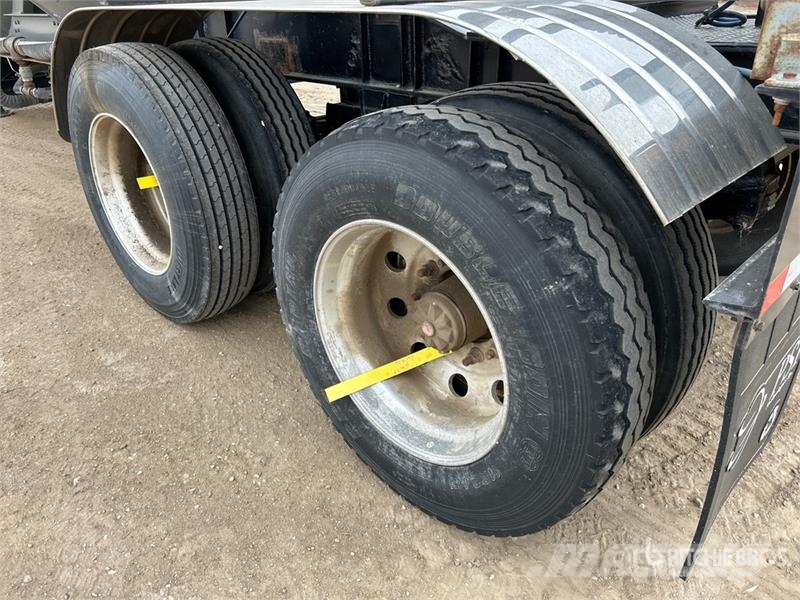 Fruehauf T/A Pneumatic Bulk Trailer Інші причепи