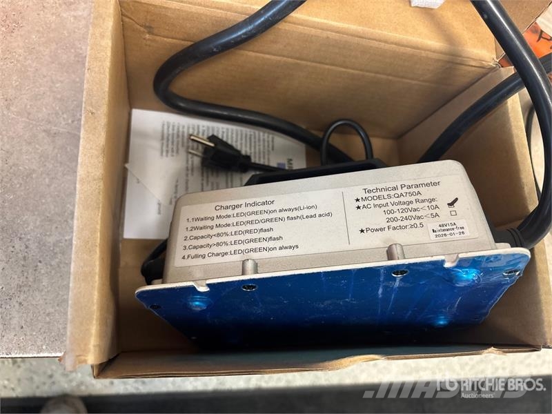  FS S19 Ride-On Electric Floor Sweeper Muut sadonkorjuukoneet
