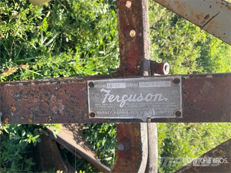 Furguson A0-14 3-Point 3 Bottom . Breaking Plow Arados
