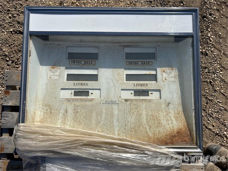 Gas Station Fuel Pump Sonstige Baumaschinen