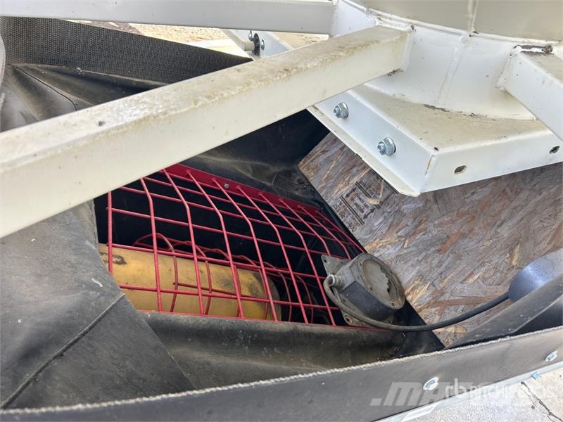  Gatco 12 in Heavy Duty Hopper وحدات / آلات معالجة المحاصيل وتخزينها - أخرى