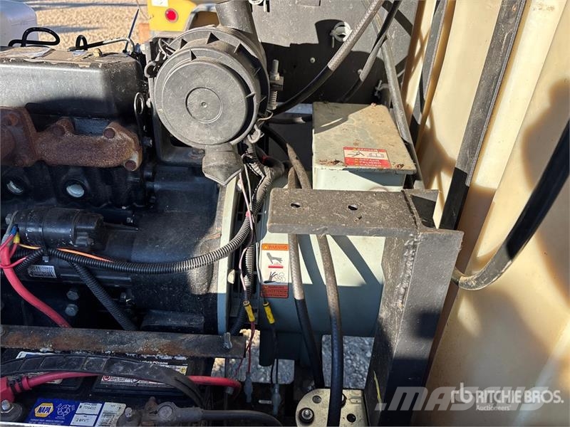 Generac MLT3060M 6 kW Light Tower Освітлювальні вежі
