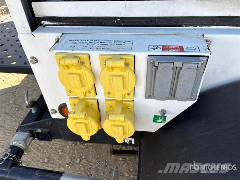 Generac MLT4200IVF4 20 kW Light Tower Valopylväät