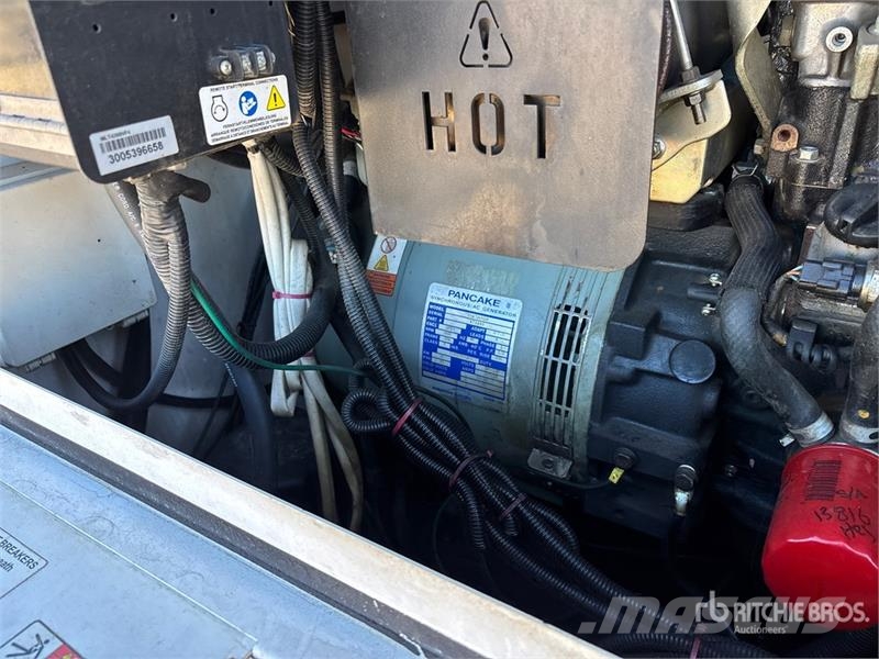Generac MLT4200IVF4 20 kW Light Tower Valopylväät