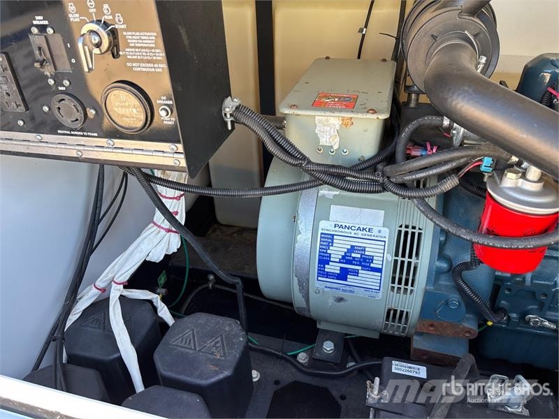 Generac MLT5080KVCAN 8 kW Light Tower ライトタワー