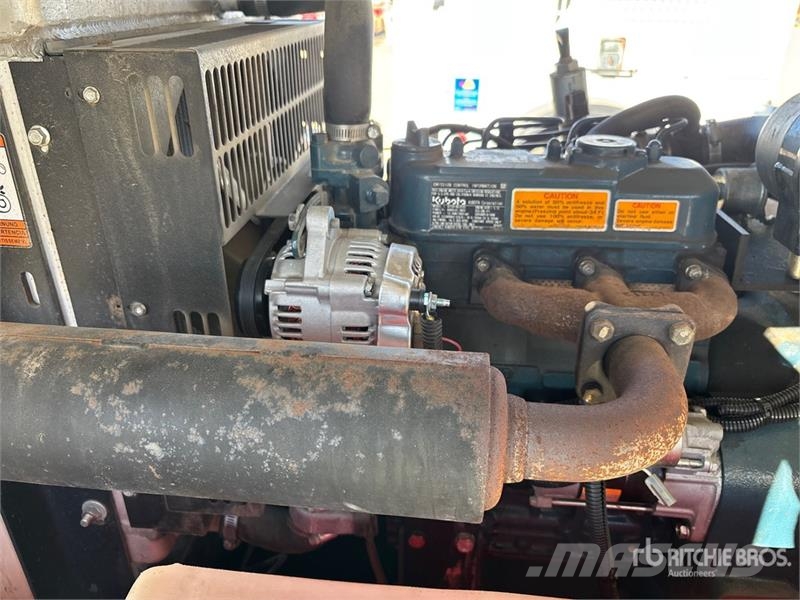 Generac MLT5080KVCAN 8 kW Light Tower Valopylväät