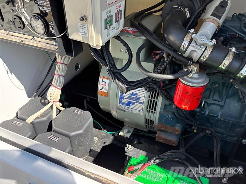Generac MLT5080KVCAN 8 kW Light Tower ライトタワー