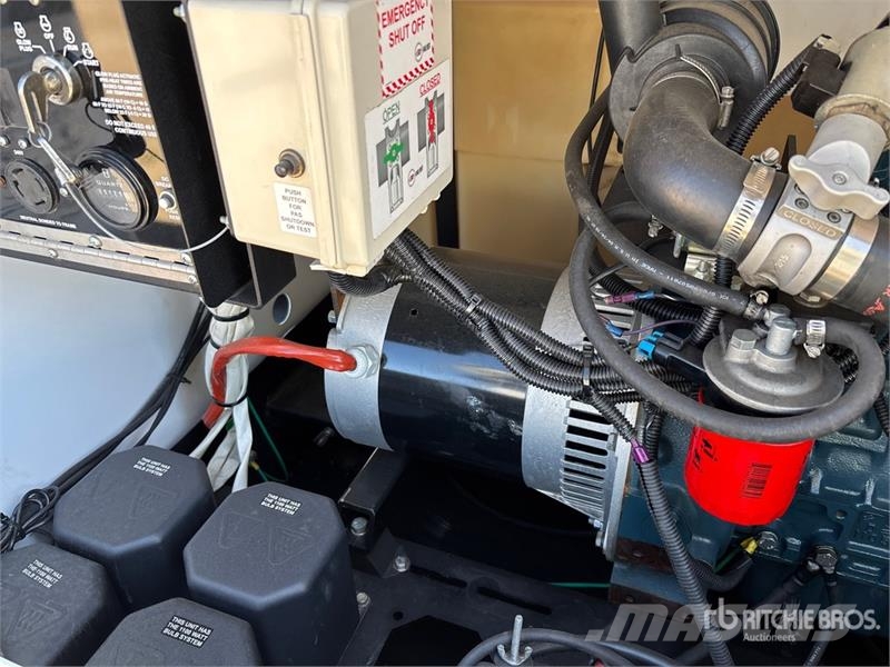 Generac MLT5080KVCAN 8 kW Light Tower ライトタワー