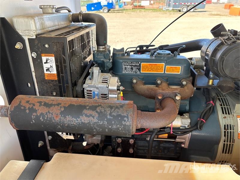 Generac MLT5080KVCAN 8 kW Light Tower ライトタワー