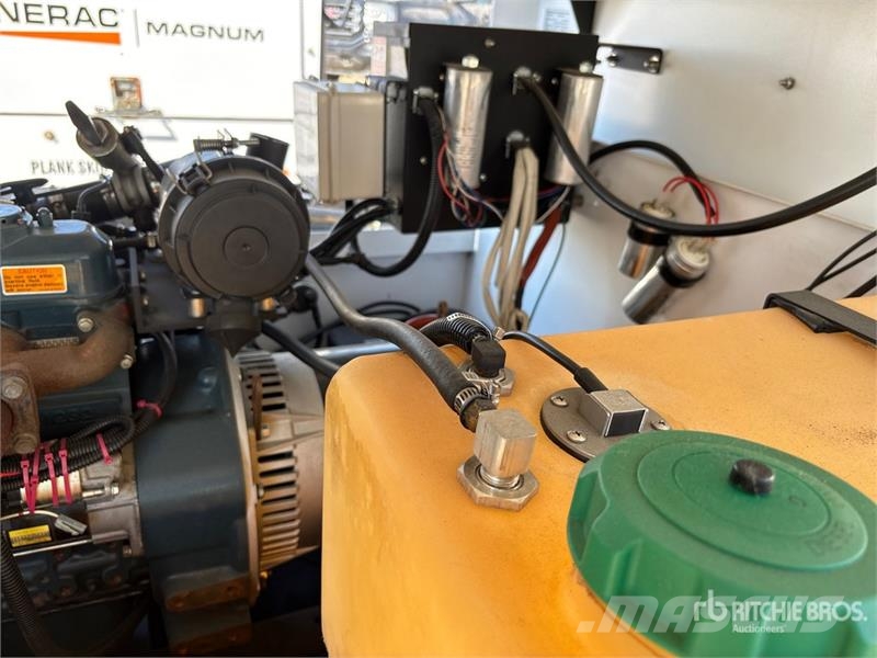 Generac MLT5080KVCAN 8 kW Light Tower ライトタワー