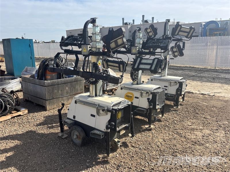 Generac of (3) Generac PLT240-0007 2.4 kW Electric Light T Lichtmasten