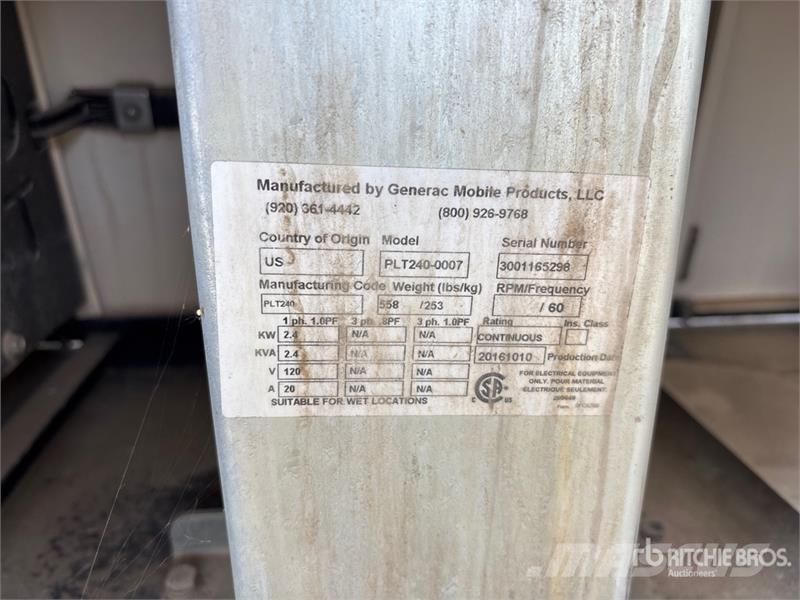 Generac of (3) Generac PLT240-0007 2.4 kW Electric Light T Lichtmasten