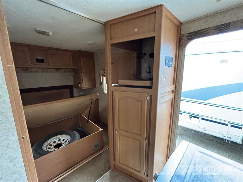 General Coach Corsair 28CKDS 32 ft T/A Travel Trailer Overige aanhangers