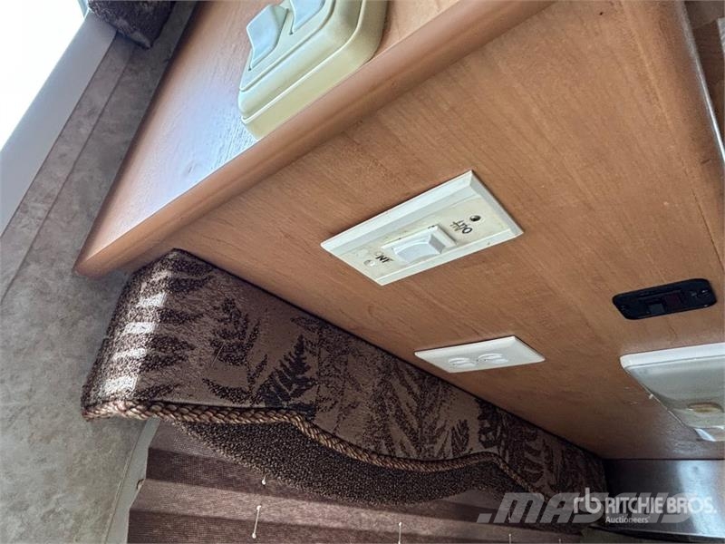 General Coach Corsair 28CKDS 32 ft T/A Travel Trailer Overige aanhangers
