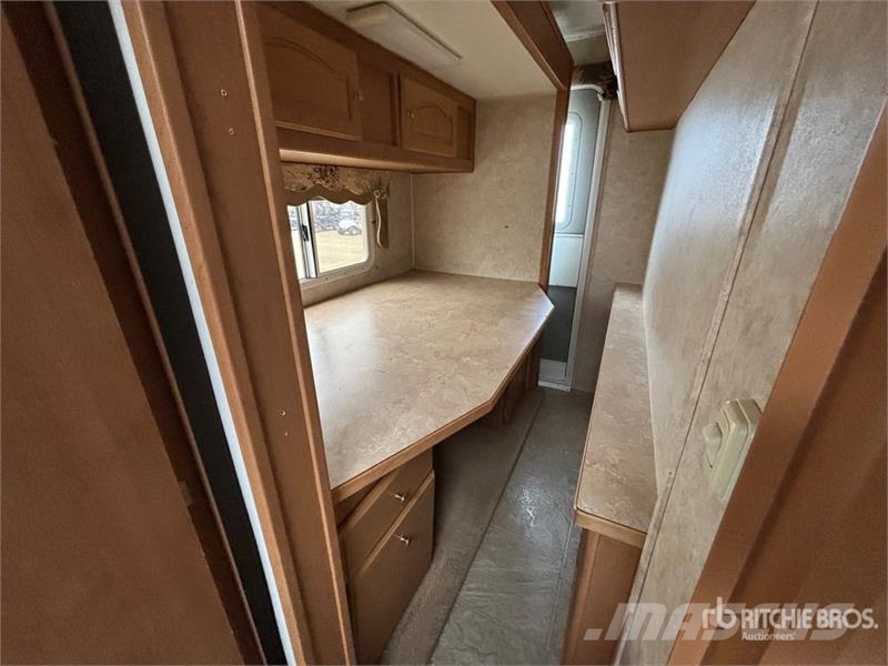 General Coach Corsair 28CKDS 32 ft T/A Travel Trailer Overige aanhangers