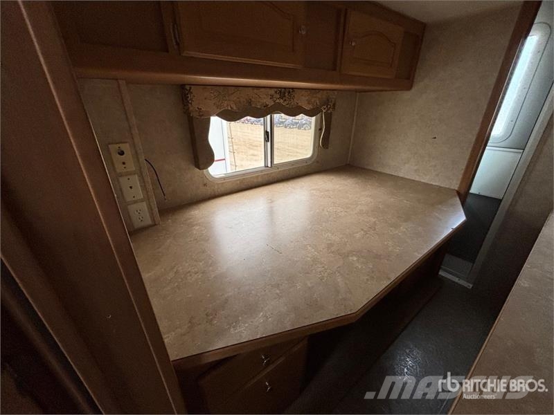 General Coach Corsair 28CKDS 32 ft T/A Travel Trailer Overige aanhangers