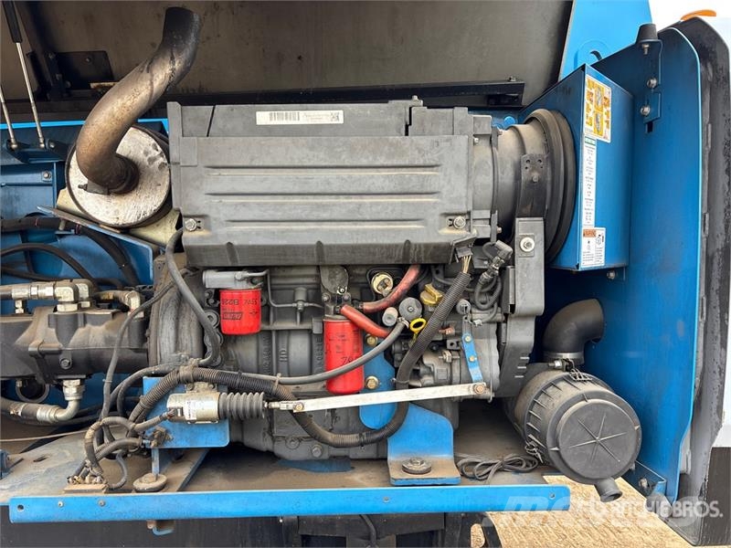 Genie 4WD Diesel Articulating Boom Lift Zglobne dvižne ploščadi