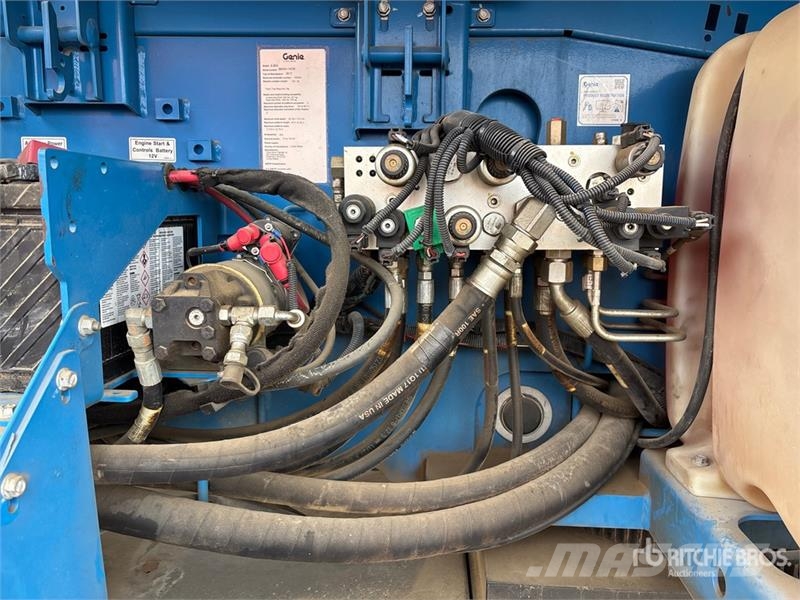 Genie 4WD Diesel Articulating Boom Lift Zglobne dvižne ploščadi