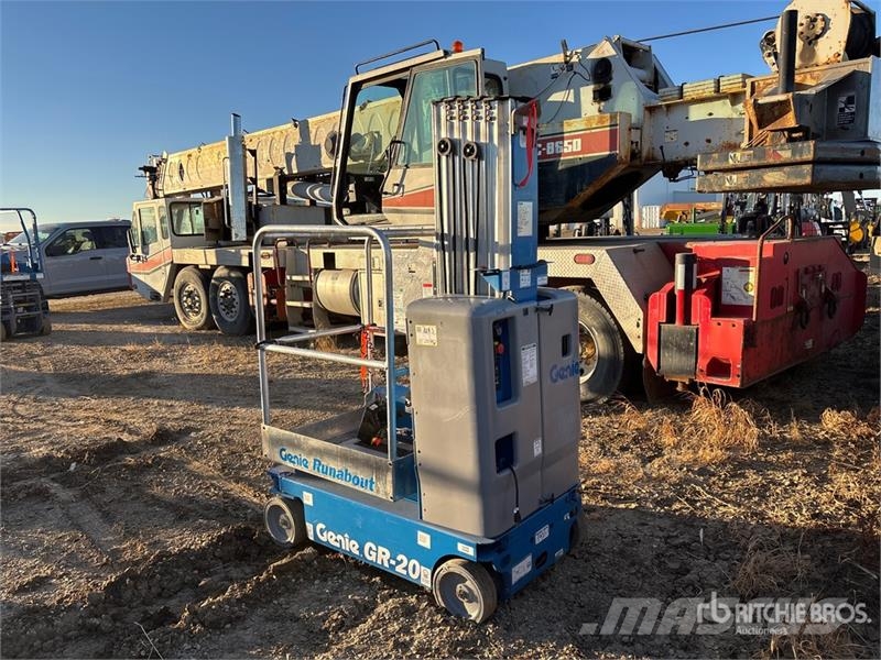 Genie GR20 Vertical Mast Lift Vertical mast lifts