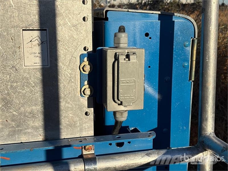 Genie GR20 Vertical Mast Lift Vertical mast lifts