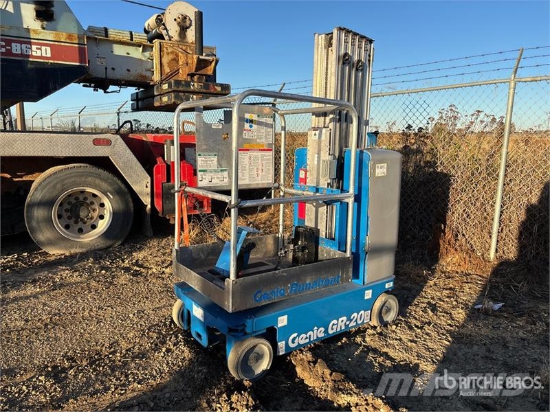 Genie GR20 Vertical Mast Lift Vertical mast lifts