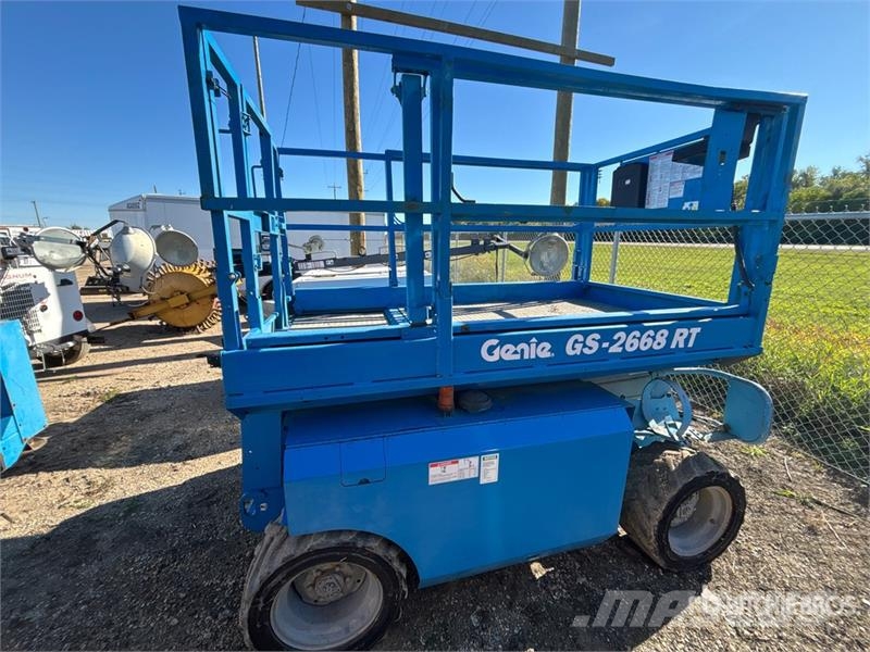 Genie GS-2668 4x4 Dual Fuel Scissor Lift Scheren-Arbeitsbühnen