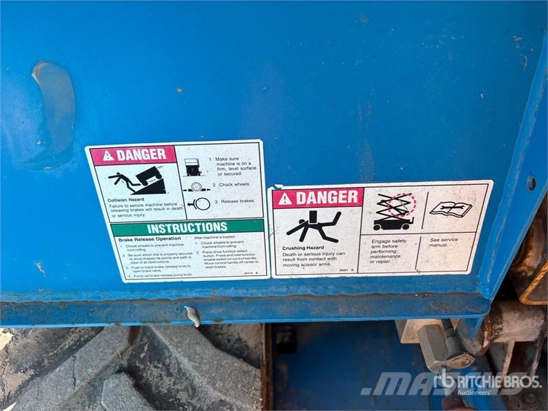 Genie GS-2668 4x4 Dual Fuel Scissor Lift رافعات مقصية الشكل