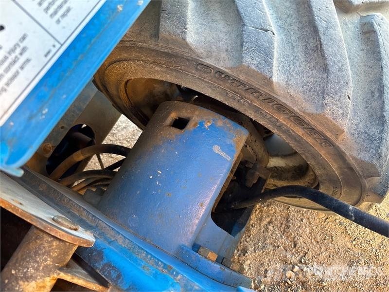 Genie GS-2668 4x4 Dual Fuel Scissor Lift رافعات مقصية الشكل
