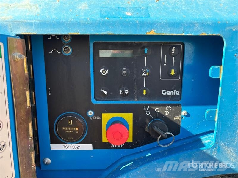 Genie GS-2668 4x4 Dual Fuel Scissor Lift رافعات مقصية الشكل