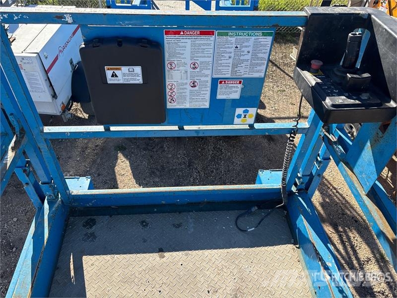 Genie GS-2668 4x4 Dual Fuel Scissor Lift رافعات مقصية الشكل