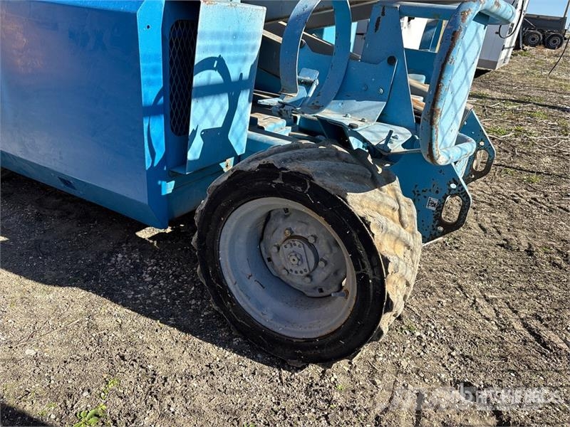 Genie GS-2668 4x4 Dual Fuel Scissor Lift Scheren-Arbeitsbühnen