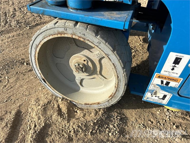 Genie GS-3232 Electric Scissor Lift رافعات مقصية الشكل