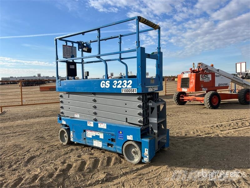 Genie GS-3232 Electric Scissor Lift رافعات مقصية الشكل
