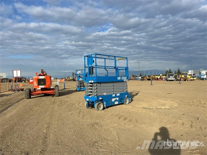 Genie GS-3232 Electric Scissor Lift رافعات مقصية الشكل