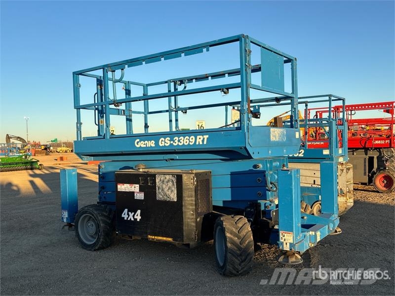 Genie GS-3369RT رافعات مقصية الشكل