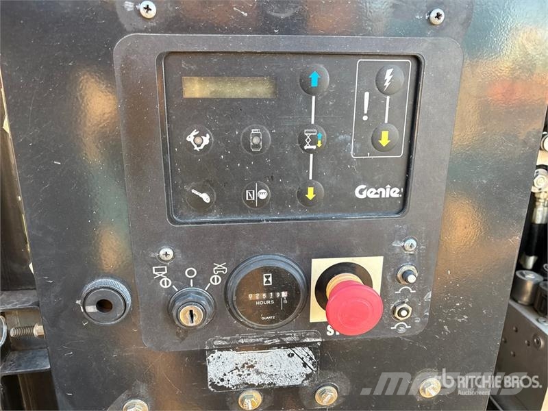 Genie GS-3369RT رافعات مقصية الشكل
