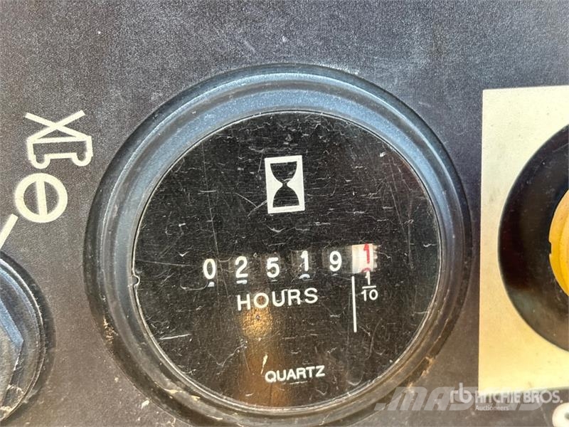 Genie GS-3369RT رافعات مقصية الشكل