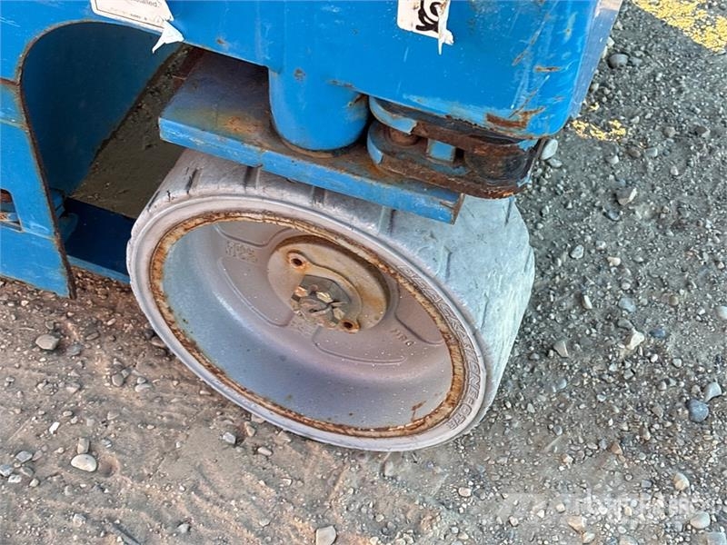 Genie GS1930 Electric Scissor Lift (Inoperable) رافعات مقصية الشكل