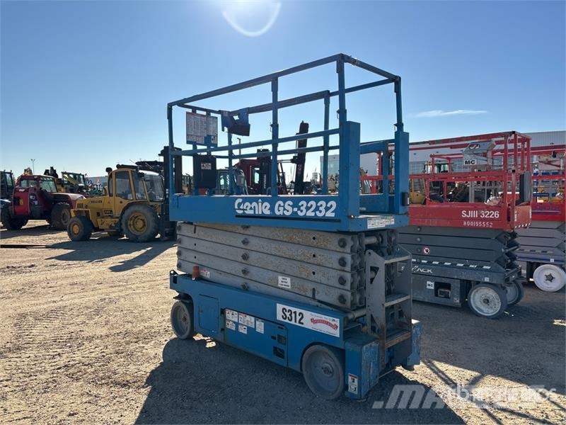 Genie GS3232 Electric Scissor Lift Ollós emelők
