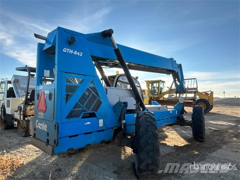 Genie GTH-842 Teleskopiskie manipulatori