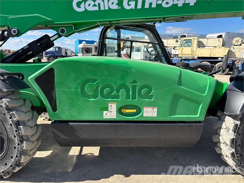 Genie GTH-844 Teleszkópos rakodók