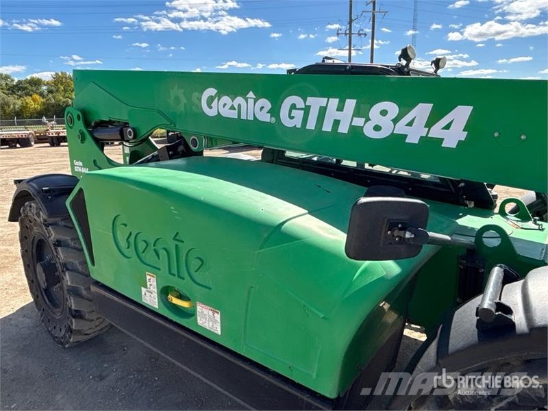 Genie GTH-844 Teleszkópos rakodók