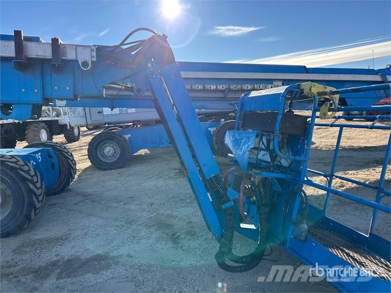 Genie S-85 T4F 4WD Diesel Telescopic Boom Lift Nacelles télescopiques