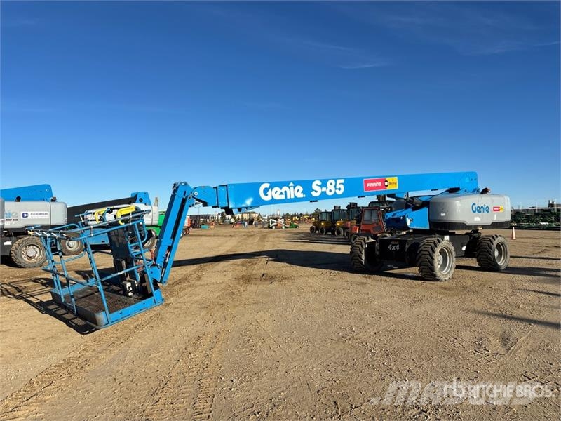 Genie S-85 T4F 4WD Diesel Telescopic Boom Lift Nacelles télescopiques