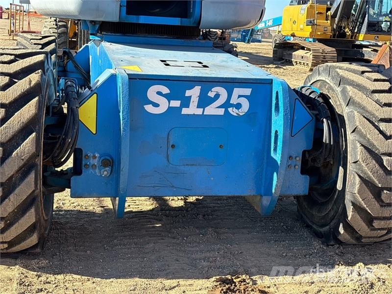 Genie S125 4WD Diesel Telescopic Boom Lift Telescopic boom lifts