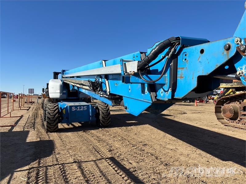 Genie S125 4WD Diesel Telescopic Boom Lift Telescopic boom lifts