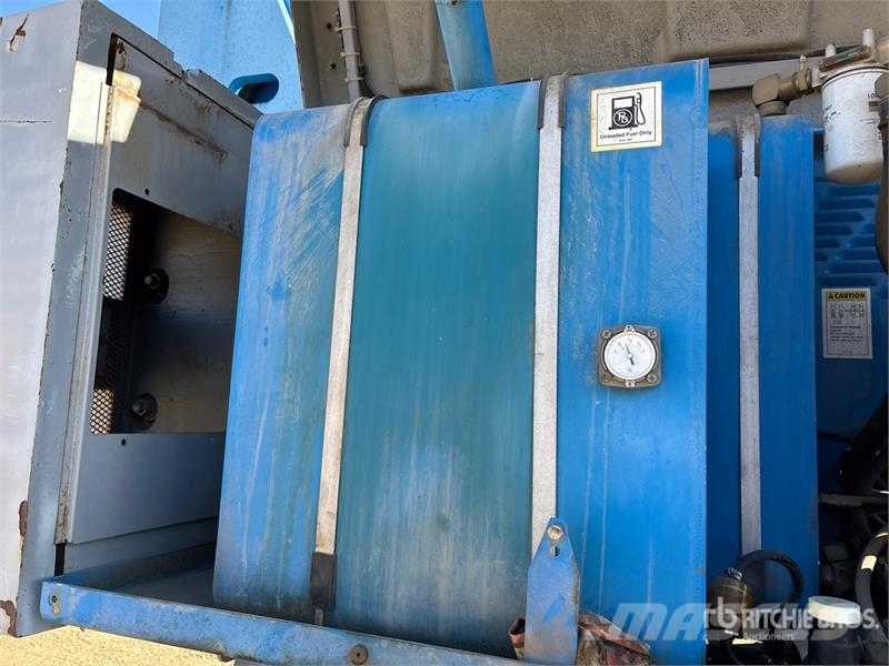 Genie S60 4WD Dual Fuel Telescopic Boom Lift (Inoperable Nacelles télescopiques