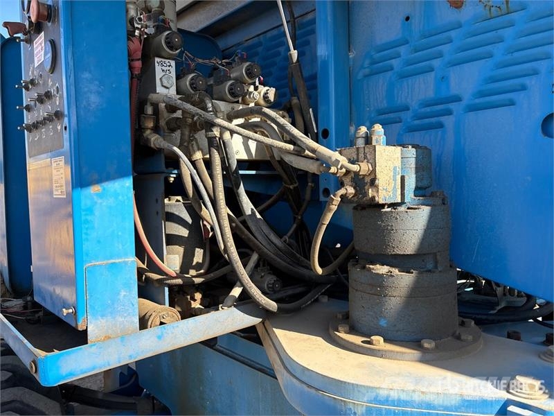 Genie S60 4WD Dual Fuel Telescopic Boom Lift (Inoperable Nacelles télescopiques